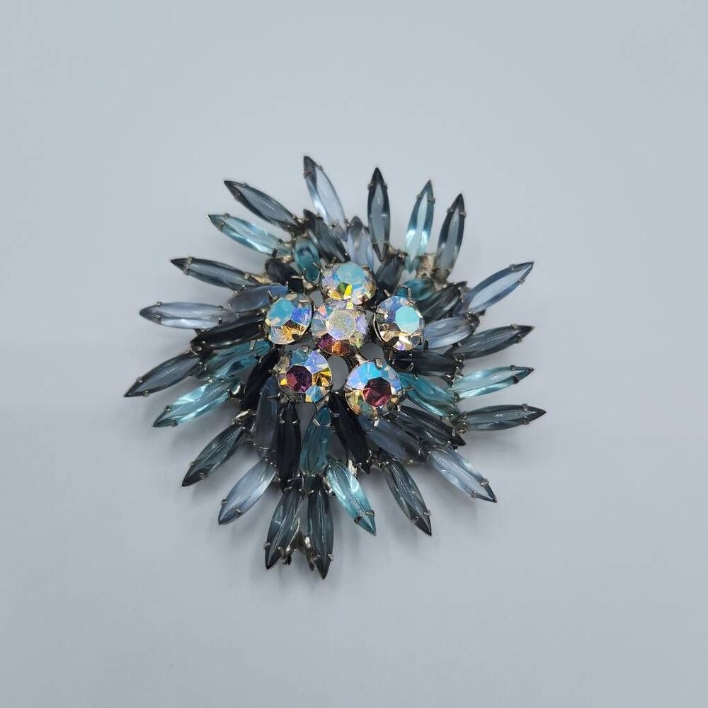Vtg Unsigned Swirl Round Floral Burst Glass & AB Rhinestone Brooch Blue Gray OS